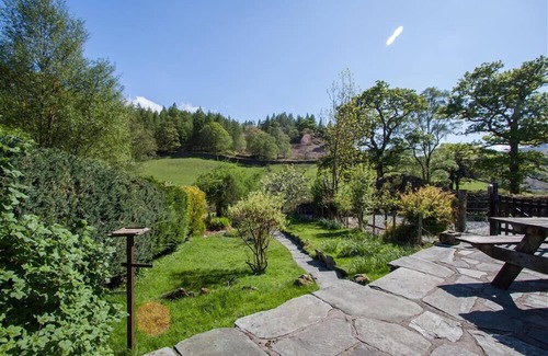 Coniston Cottage | ROBINS NEST, pet friendly, with open fire in Coniston