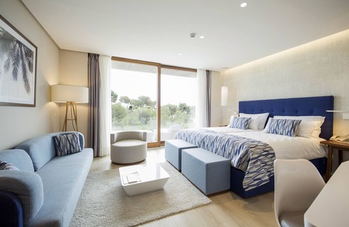 Cala Ferrera Hotel | ROBINSON CALA SERENA