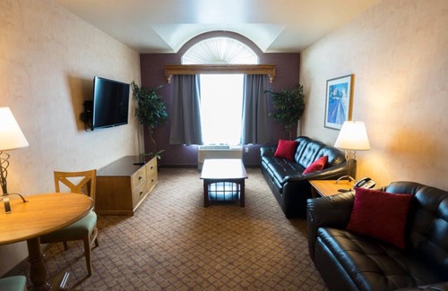 Upper Lake Hotel | Robinson Rancheria Resort and Casino