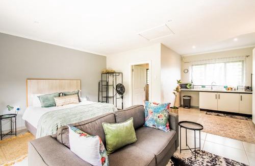Kloof Apartment | Robyns Nest Self Catering Studio Cottage No2