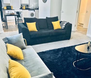 Wainscot Apartment | Rochester - Luxury Flats Near Castle, Strood - Medway 1 or 2 Bedroom