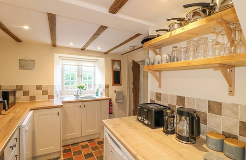 Carsington Cottage | ROCK COTTAGE, pet friendly, with a garden in Wirksworth