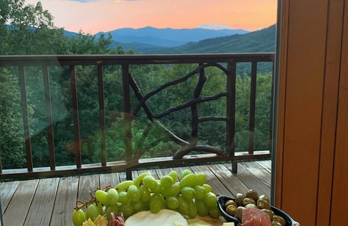 Hiawassee Ski Chalet | Rock Crevice; 3-bedroom chalet on Hiawassee Mountaintop