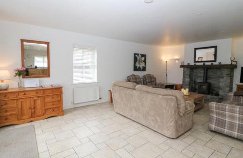 Ardnatrush House | Rock Lawn Cottage