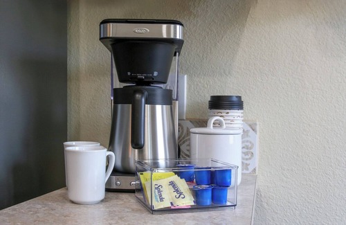 Rockerville Condo | Rockerville Gold Town Lodging #9-"Saddle Up for Luxury – A Western Stay with Modern Perks!" 15 Minutes to Mt. Rushmore