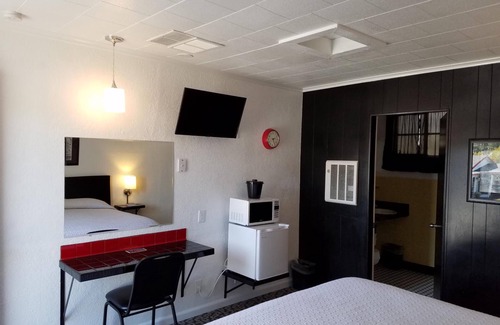 Custer Hotel | Rocket Motel