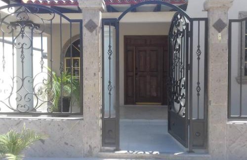 Oriente Villa | ROCKY POINT DELPHINE HOME, COZY,POOL AFFORDABLE.