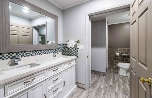 Cadiz Hotel | Rodeway Inn Cadiz