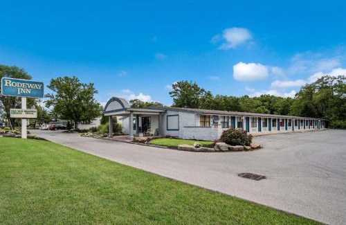 Carlisle Hotel | Rodeway Inn Carlisle North