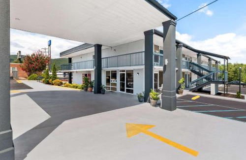 Dalton Hotel | Rodeway Inn Dalton South