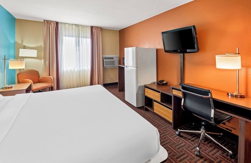 Effingham Hotel | Rodeway Inn Effingham North