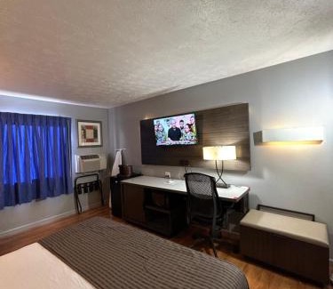 Emporia Hotel | Rodeway Inn Emporia