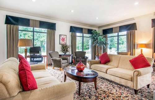 LaGrange Hotel | Rodeway Inn La Grange East