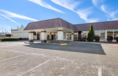 Monroe Hotel | Rodeway Inn Monroe