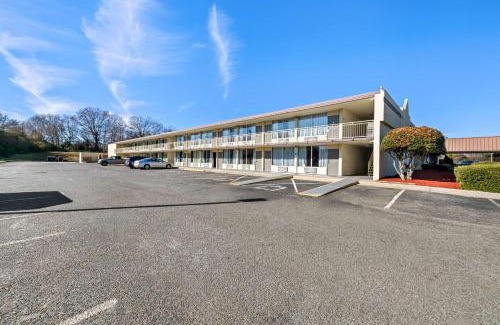 Monroe Hotel | Rodeway Inn Monroe