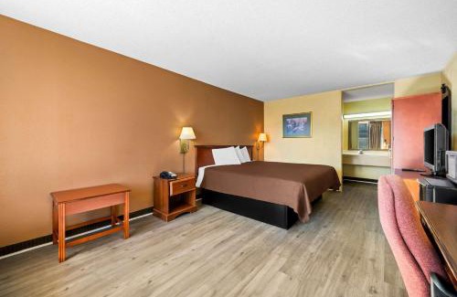 Monroe Hotel | Rodeway Inn Monroe