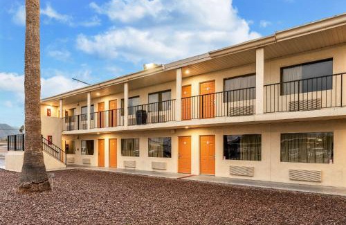 Westown Commercial Center Hotel | Rodeway Inn Phoenix North I-17