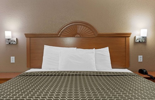 Terre Haute Hotel | Rodeway Inn