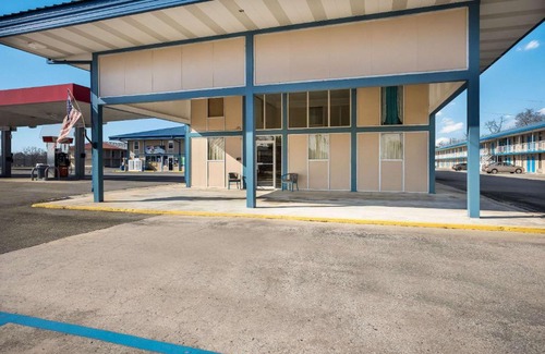 Cecil Hotel | Rodeway Inn