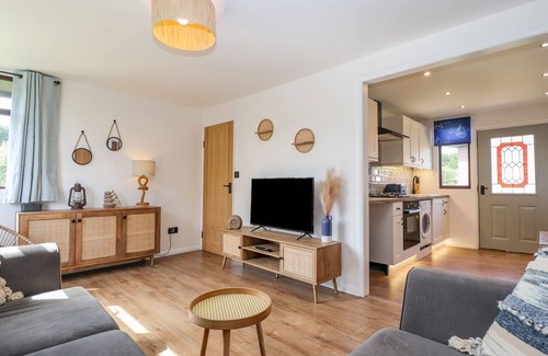 Grimsby Cottage | ROLLIN' DUNES, pet friendly in Humberston, Lincolnshire