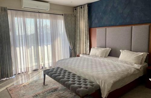 Cathedral Hill Villa | Roma park fully equipped villas