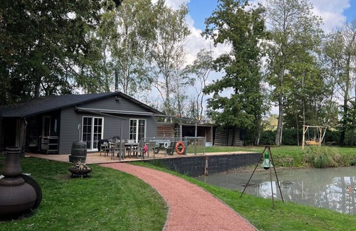 Gierle Ski Chalet | Romantic chalet on the waterfront