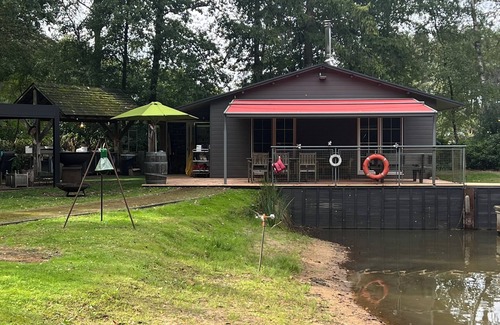 Gierle Ski Chalet | Romantic chalet on the waterfront