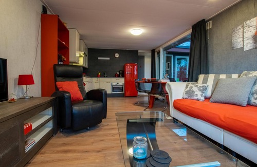 Uden House | Romantic chalet with sauna in the woods