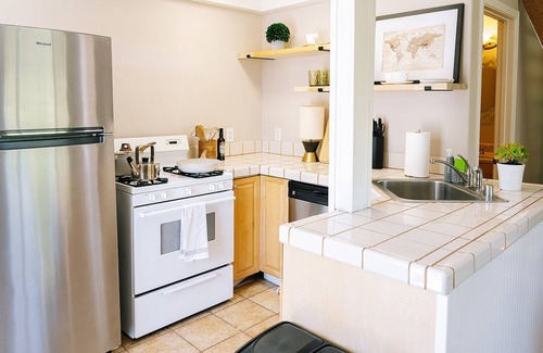 Los Gatos Cottage | Romantic Forest Hideaway Wine, Hike, Relax in Santa Cruz Mountains