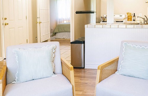 Los Gatos Cottage | Romantic Forest Hideaway Wine, Hike, Relax in Santa Cruz Mountains