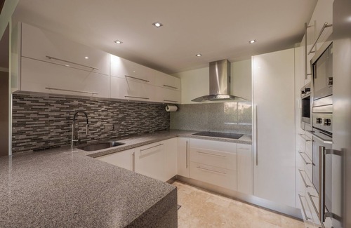 Playa Mujeres Apartment | Romantic getaway with beach access and resort-style amenities