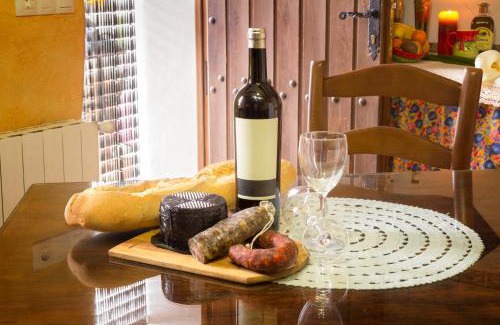 Laroya House | Romantic house for 2 or 4 people with jacuzzi