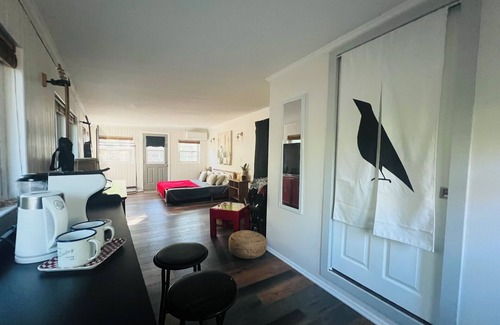 Anderson Cottage | Romantic LAKEFRONT House with Private Dock-Golf Nearby