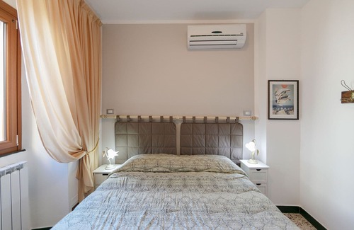 Corniglia Other | Romantic Lemon Double Room