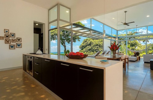 Ballena House | Romantic Luxurious Ocean View 5 Acre Rainforest Estate/Wildlife/Trail/Concierge!