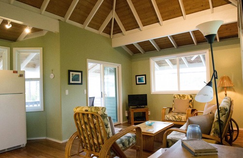 Kailua Apartment | Romantic Oceanview Guesthouse. Steps from the Beach!