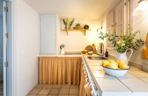 Ronda Apartment | Romantic Ronda garden cottage