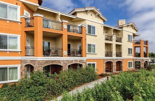 Napa Condo | Romantic Studio in Napa- Wine Country Getaway