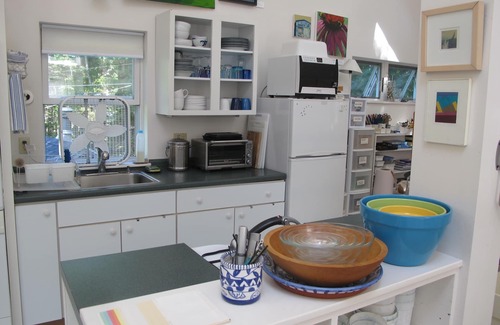 South Bristol Apartment | Romantic Studio with Shore Access