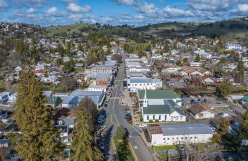Sutter Creek Hotel | Romantic Victorian Getaway The Blue Room