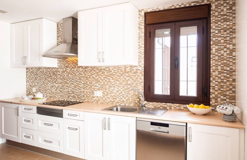 Ronda House | RONDA HOME, BEAUTIFUL MODERN HOUSE + WIFI