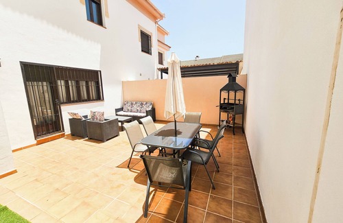 Ronda House | RONDA HOME, BEAUTIFUL MODERN HOUSE + WIFI