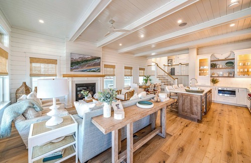 South End House | Rooftop Deck & Ocean Views—Luxury 5BR/4.5BA Single Family, Across from Beach!