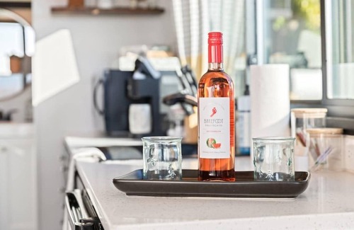 Tulare House | Rooftop Spa! Tiny Home on the Farm