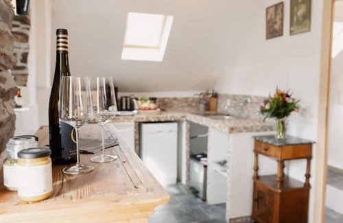 Ediger House | Rooftop suite living above the rooftops of Ediger-Eller