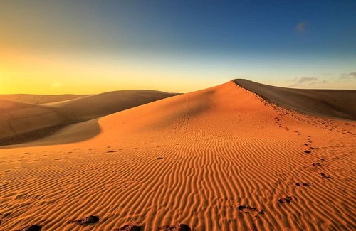 Balito Apartment | Rooftop sun lounge with ocean views and pool access!