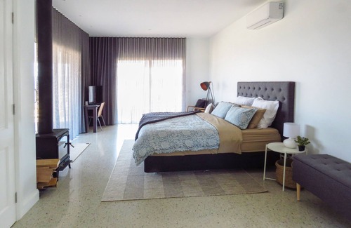 Bullengarook Bed & Breakfast | Rooks Edge B&B - Room 3 -Stunning views-romantic getaway