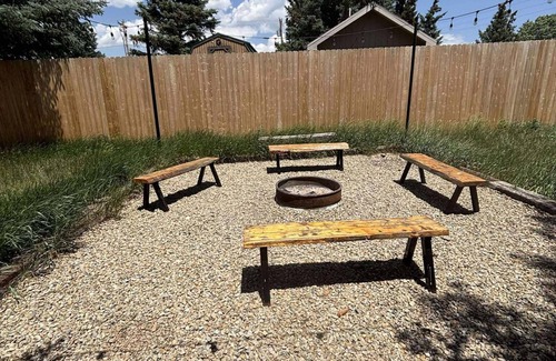 Eagle Nest Cabin | Room 1 - Cozy Lake Getaway 15 Mins from Red River/Angel Fire, NM