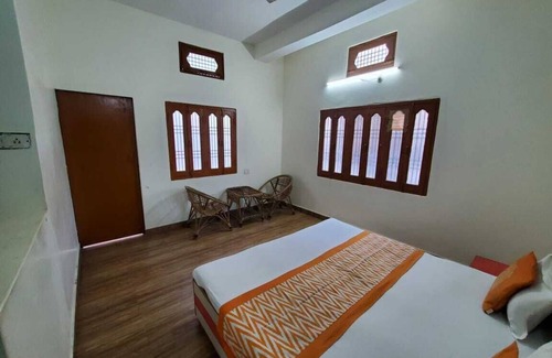 Varanasi Cabin | Room 1 - Near to River & Golden temple. Close to all visiting places is nearby