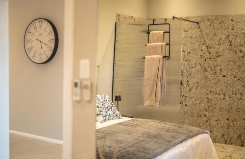 Simondium House | Room 2 - LEO Sky Guest House